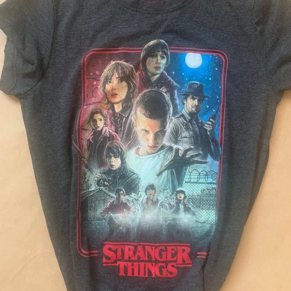 Netflix Tops - Netflix Stranger Things Tee Size Small